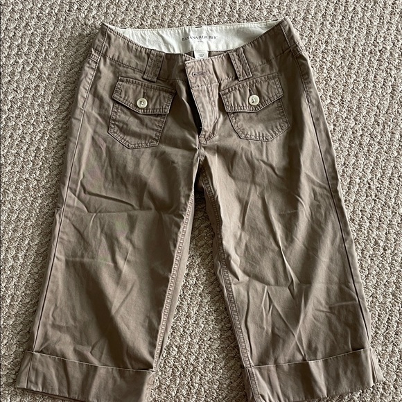 Banana Republic Khaki Capris - Picture 1 of 3
